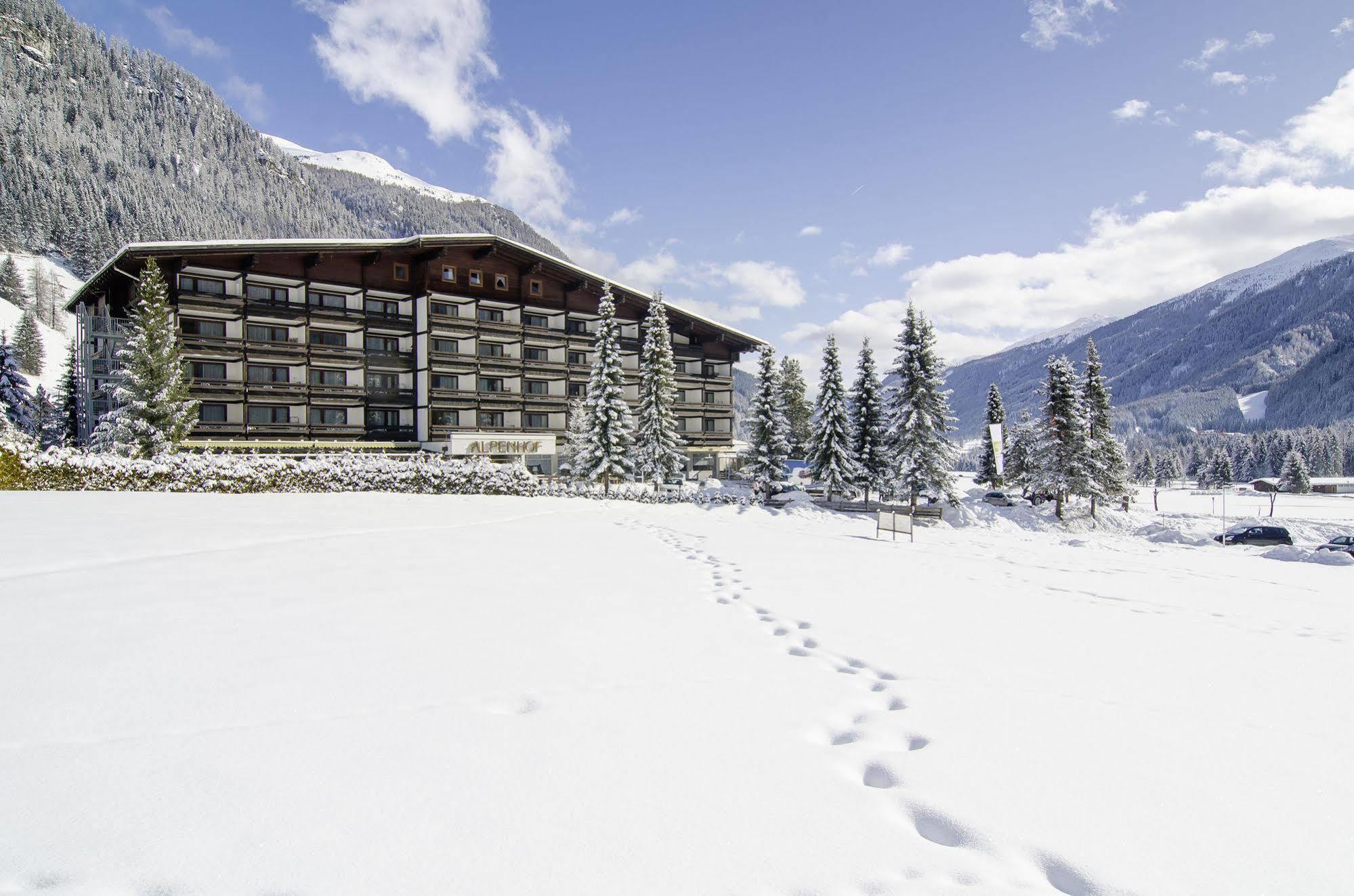 Alpenhof Hotel 4*