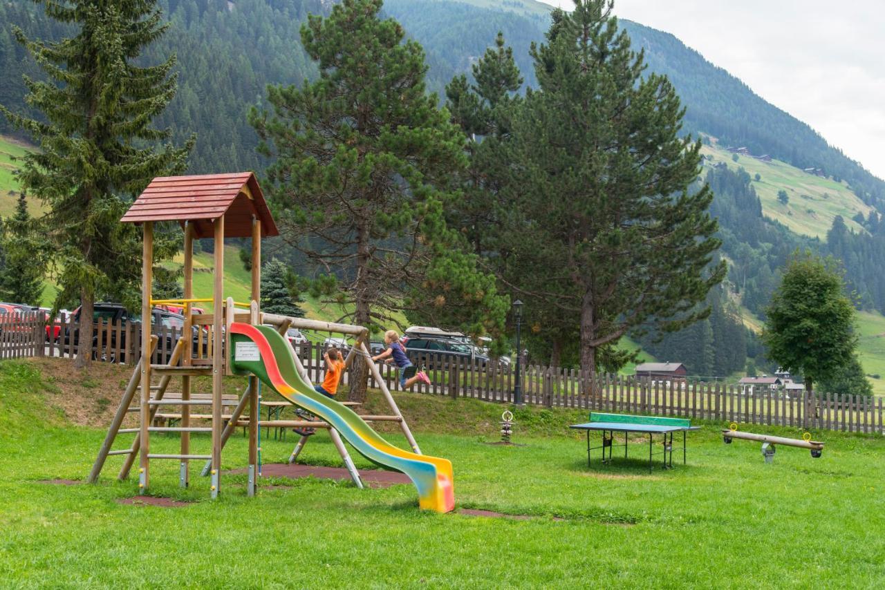 Alpenhof Hotel 4*